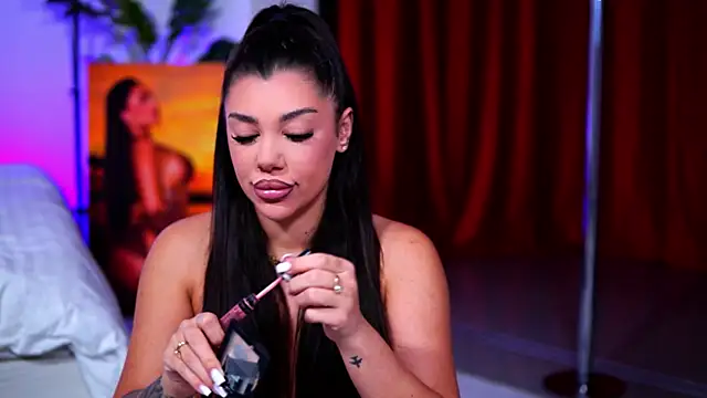 NatyDesiree online show from November 14, 2025, 10:03 am