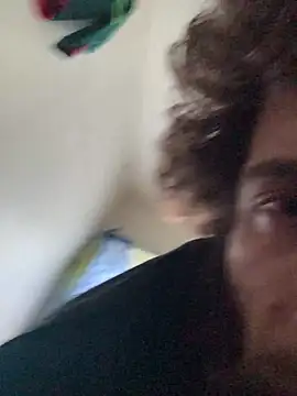 pantslesstraveler plt online show from October 30, 2025, 3:02 pm