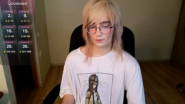 CuteYukiKun online show from October 12, 2025, 2:43 am