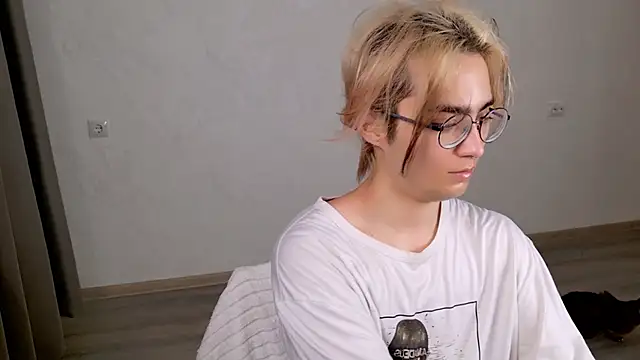 CuteYukiKun online show from October 25, 2025, 3:25 am