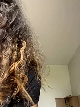 Snapshot of uniquerossie chatting on November 14, 2025, 10:14 am uniquerossie online show from November 14, 2025, 10:14 am