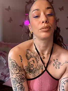 Snapshot of Chachou000 chatting on October 29, 2025, 1:02 pm Chachou000 online show from October 29, 2025, 1:02 pm