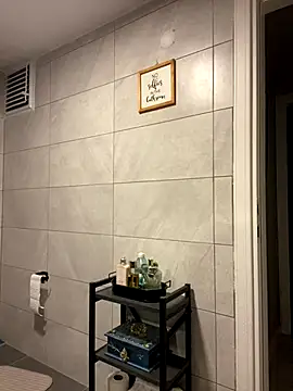 h0rniecollege online show from November 1, 2025, 12:23 am