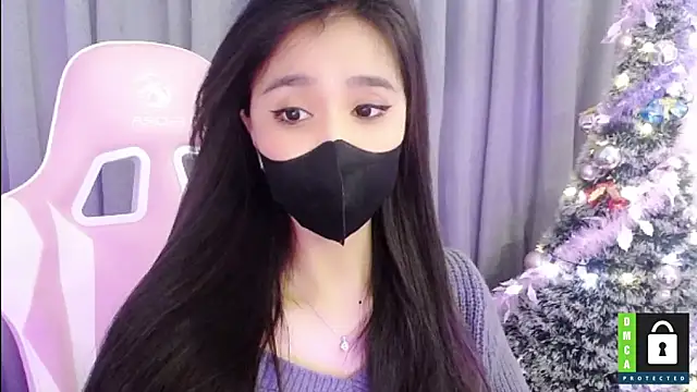 Snapshot of San___San chatting on December 15, 2024, 5:10 pm San San online show from December 15, 2024, 5:10 pm
