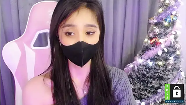 Snapshot of San___San chatting on December 15, 2024, 8:15 pm San San online show from December 15, 2024, 8:15 pm