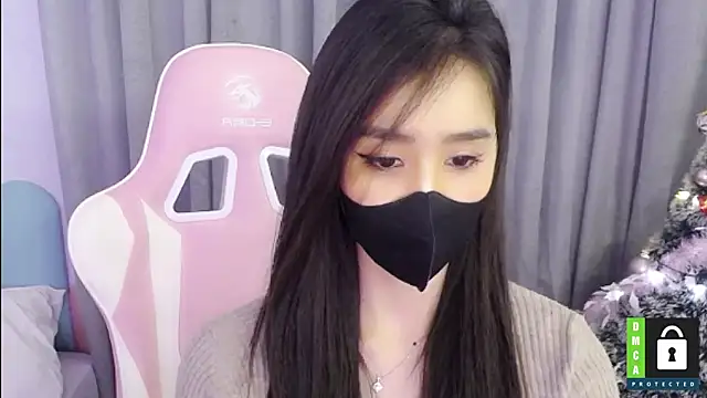 Snapshot of San___San chatting on December 16, 2024, 10:40 am San San online show from December 16, 2024, 10:40 am