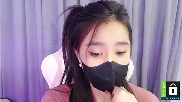Snapshot of San___San chatting on February 7, 2025, 5:10 am San San online show from February 7, 2025, 5:10 am