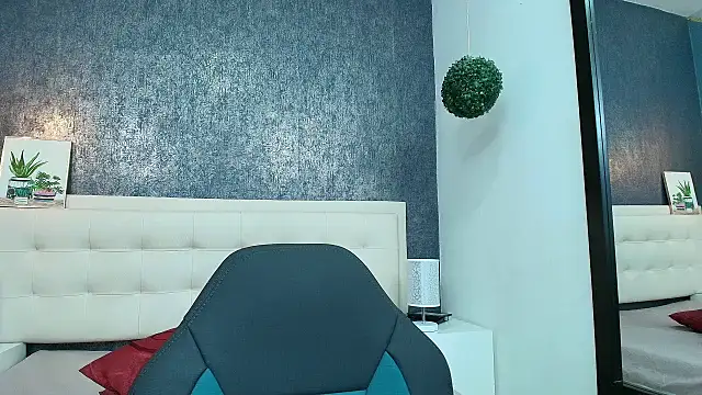 Lindsey8 online show from March 19, 2025, 4:13 pm