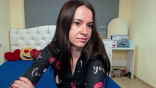 KaraCriegs online show from December 2, 2025, 6:58 pm