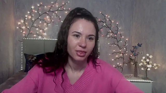 KaraCriegs online show from April 15, 2026, 8:20 pm