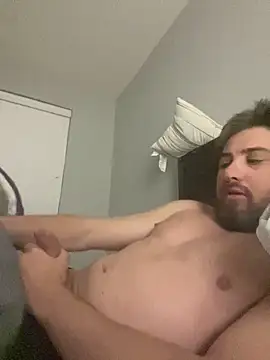 Snapshot of caliguy37 chatting on February 11, 2026, 6:18 am caliguy37 online show from February 11, 2026, 6:18 am