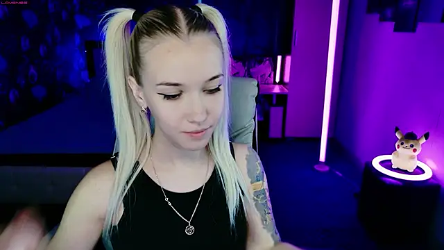 ShhhO O online show from November 19, 2025, 10:48 am