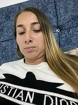 Iris love18 online show from February 6, 2025, 2:33 am