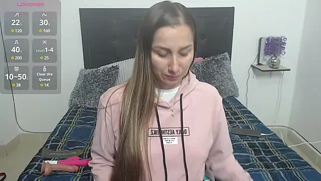 Iris love18 online show from February 8, 2025, 2:27 pm