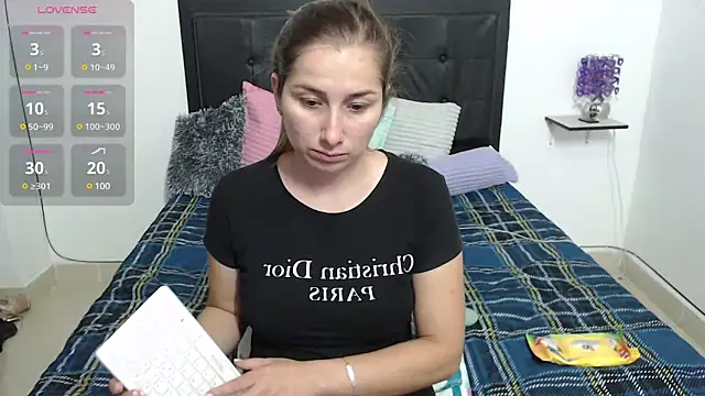 Iris love18 online show from February 13, 2025, 4:50 pm