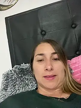 Iris love18 online show from February 23, 2025, 3:13 am