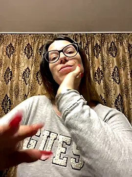 Snapshot of NadiraNoor chatting on October 8, 2025, 7:11 pm NadiraNoor online show from October 8, 2025, 7:11 pm