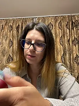 Snapshot of NadiraNoor chatting on October 17, 2025, 9:39 pm NadiraNoor online show from October 17, 2025, 9:39 pm