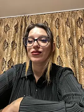 Snapshot of NadiraNoor chatting on November 5, 2025, 5:57 pm NadiraNoor online show from November 5, 2025, 5:57 pm