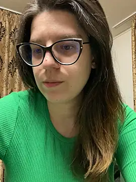 NadiraNoor online show from March 29, 2026, 9:48 pm