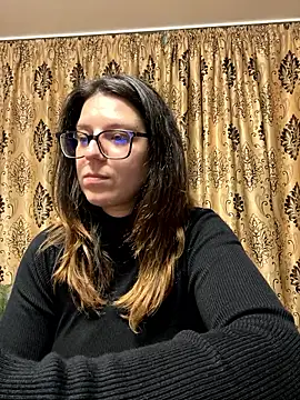 NadiraNoor online show from April 5, 2026, 12:41 am