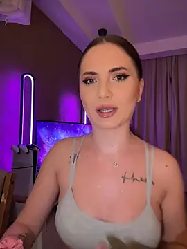 Snapshot of AvaGianna chatting on January 25, 2025, 6:13 pm AvaGianna online show from January 25, 2025, 6:13 pm