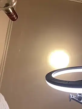 milkyhonybaby online show from November 5, 2025, 3:06 am