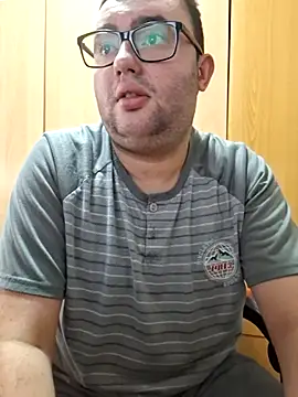 Javier bear online show from November 9, 2025, 11:19 am