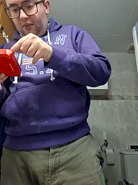 Javier bear online show from November 26, 2025, 9:38 pm