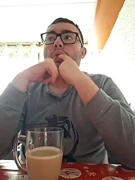 Snapshot of Javier_bear chatting on February 1, 2026, 9:30 am Javier bear online show from February 1, 2026, 9:30 am