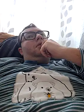 Snapshot of Javier_bear chatting on February 7, 2026, 10:08 am Javier bear online show from February 7, 2026, 10:08 am