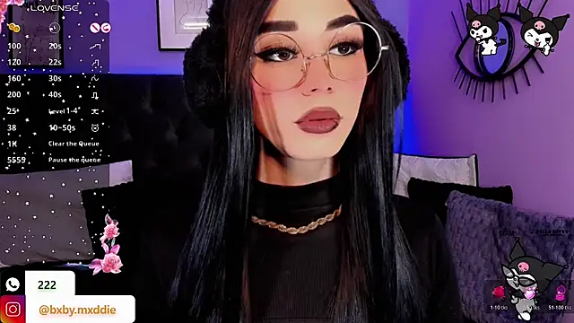 kimMaddiee online show from October 19, 2025, 7:09 am