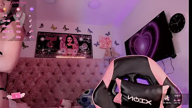 kimMaddiee online show from April 19, 2026, 5:51 am