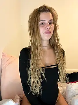 EmiliaCatalina online show from October 15, 2025, 11:27 pm