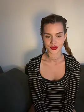 EmiliaCatalina online show from February 15, 2026, 12:51 am