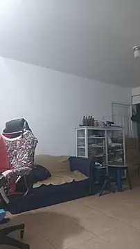 Snapshot of ElferXXX chatting on April 15, 2026, 2:18 am ElferXXX online show from April 15, 2026, 2:18 am