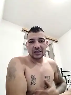 Snapshot of Zoltanioan26 chatting on October 31, 2025, 10:44 pm Zoltanioan26 online show from October 31, 2025, 10:44 pm