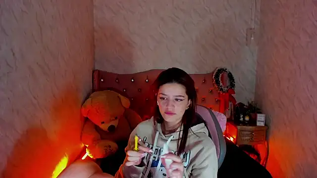 LiaHarryis online show from December 13, 2024, 9:24 am