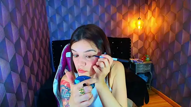 LiaHarryis online show from April 2, 2026, 5:54 pm