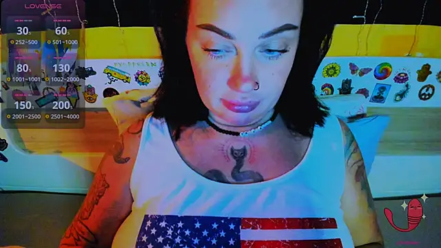 EllieOz online show from December 5, 2025, 5:53 pm