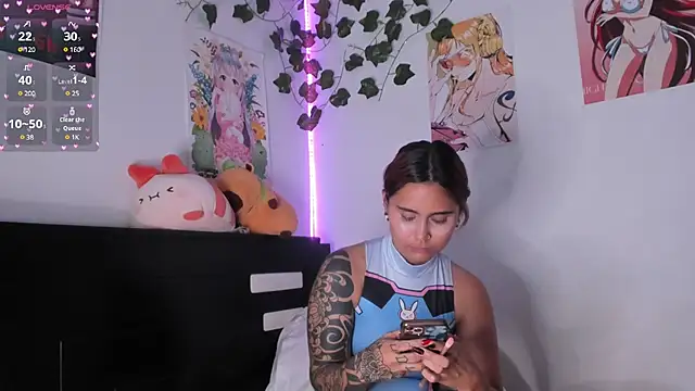 Violette-Ramirez01 online show from December 21, 2024, 3:31 pm