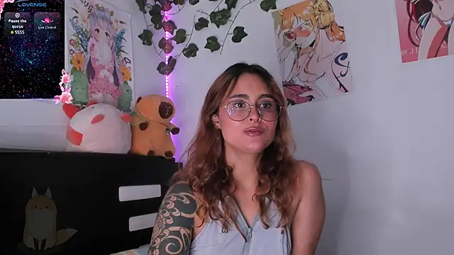 Violette-Ramirez01 online show from February 9, 2025, 3:56 pm