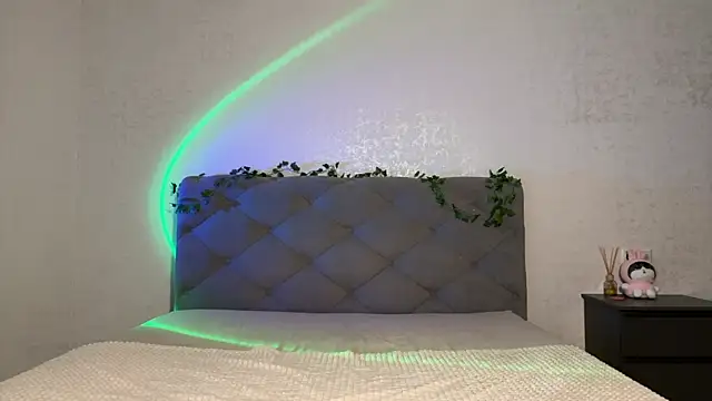 Snapshot of GracefulCharm chatting on February 23, 2026, 11:24 pm GracefulCharm online show from February 23, 2026, 11:24 pm