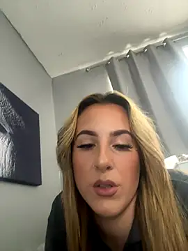 Snapshot of Miss_emilee chatting on October 7, 2025, 10:56 am Miss emilee online show from October 7, 2025, 10:56 am