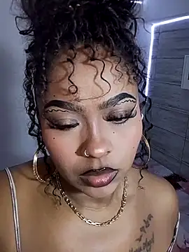 miss-jackson1 online show from April 19, 2026, 9:39 pm