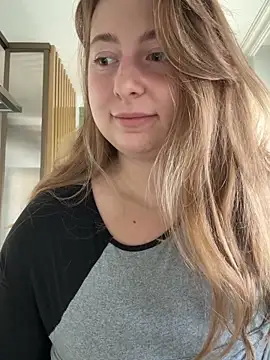 Snapshot of curvyflawless chatting on October 11, 2025, 7:18 am curvyflawless online show from October 11, 2025, 7:18 am