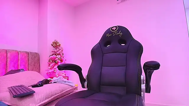 arl chloee online show from December 23, 2025, 3:04 am