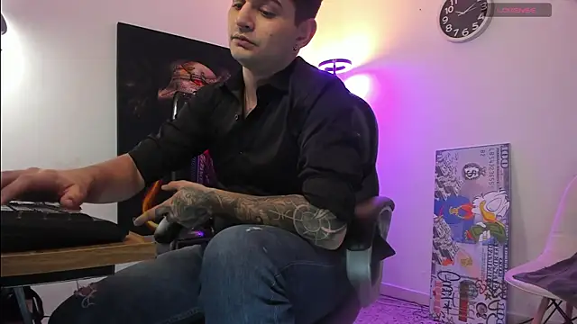 Nicolas Fellener online show from November 26, 2025, 3:07 am