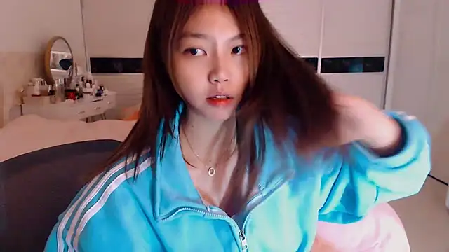 Snapshot of -Lucky_Girl chatting on December 19, 2024, 8:02 am -Lucky Girl online show from December 19, 2024, 8:02 am