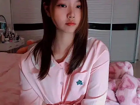 Snapshot of -Lucky_Girl chatting on December 20, 2024, 2:30 am -Lucky Girl online show from December 20, 2024, 2:30 am